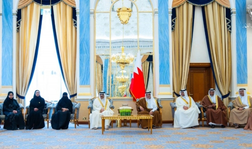 ولي العهد ورئيس الوزراء يهنئ مدارس مملكة البحرين الحاصلة على ختم الجودة الذهبي