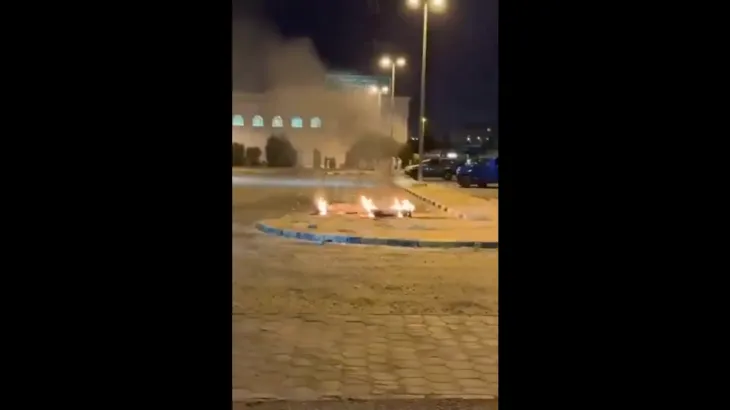 الجيش الأمريكي يشن ضربات دفاعية على جزيرة قشم الإيرانية وسط توترات متصاعدة
