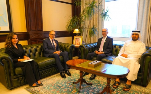 البحرين والمملكة المتحدة تعززان شراكتهما الاستراتيجية في البنية التحتية
