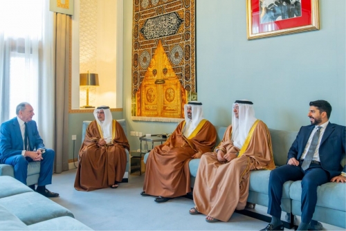 ولي العهد ورئيس وزراء البحرين يبحث مع السفير الإيطالي تعزيز العلاقات الثنائية والتطورات الإقليمية